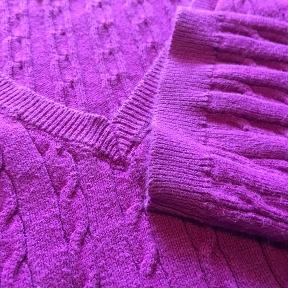 ๐ Fuchsia Cable Knit Anne Klein Sweater - Picture 2 of 4
